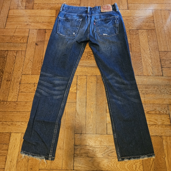 Levis Distressed Blue Jeans - Picture 10 of 14
